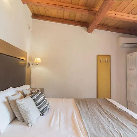 Theodora View Polimnia *